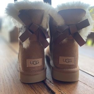 Ugg Bailey Bow